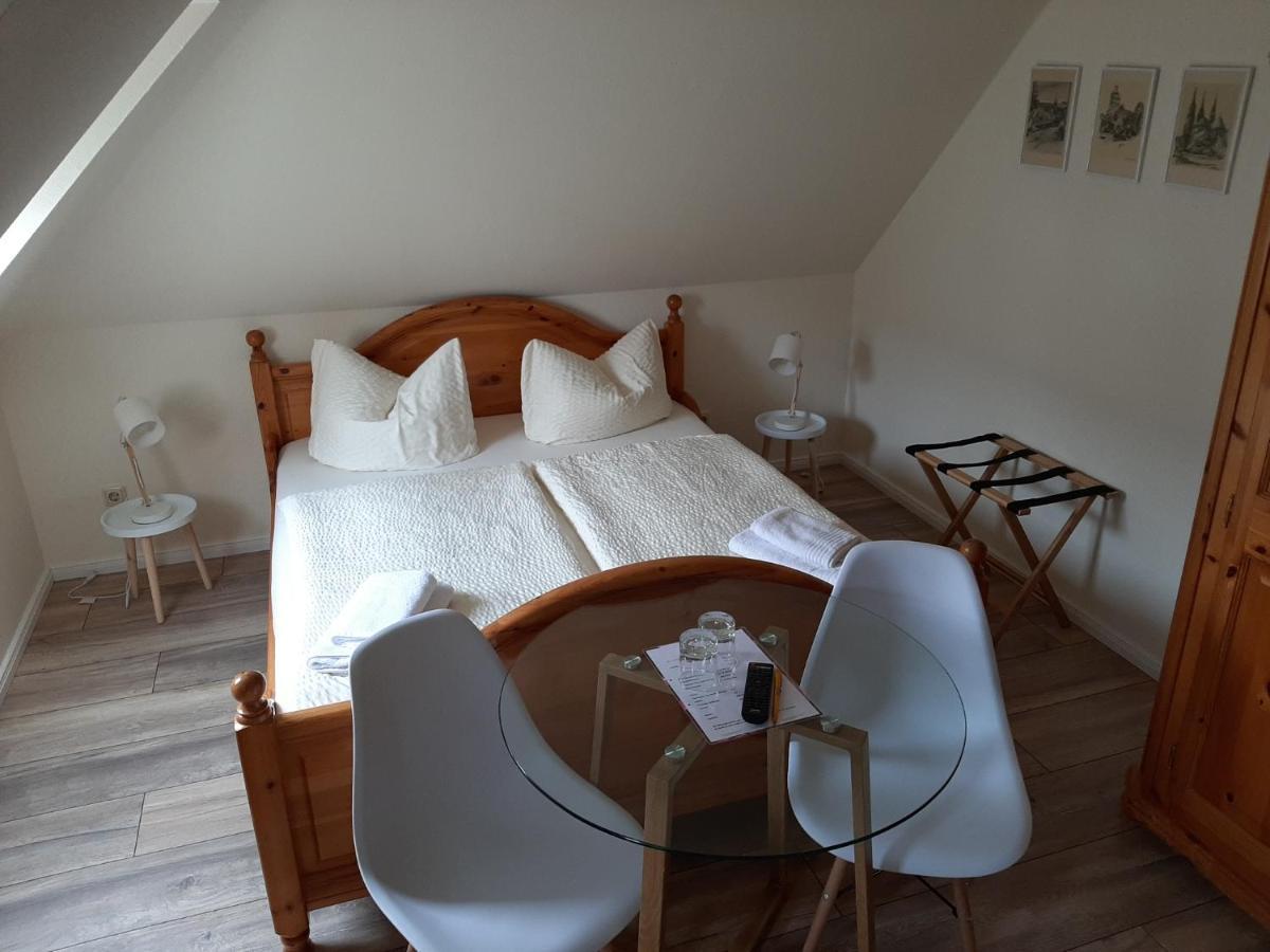 Hôtel Garni Am Fliederberg à Schwerin  Extérieur photo