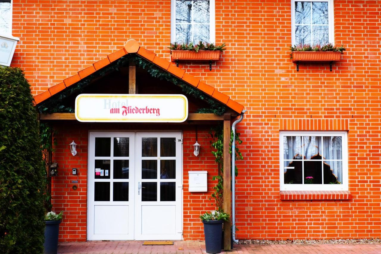 Hôtel Garni Am Fliederberg à Schwerin  Extérieur photo